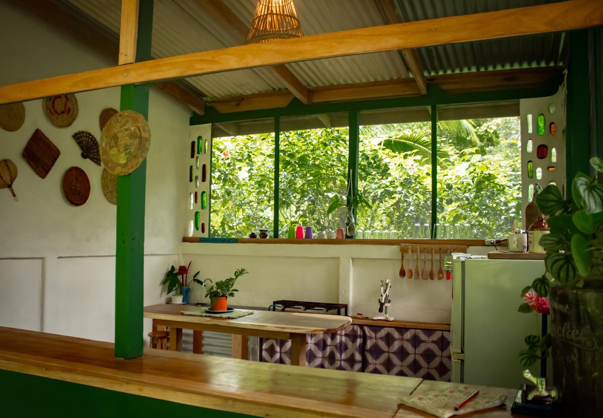 Smile Jungle Hostel Puerto Viejo de Talamanca Dış mekan fotoğraf